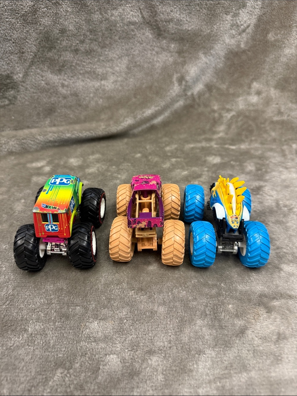 Lot of 3 Hot Wheels Monster Trucks Motosaurus, Hot Wheels, & PPG G - Picture 4 of 8